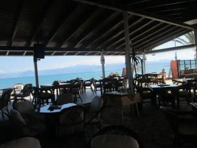 Ninos on the Beach - 16