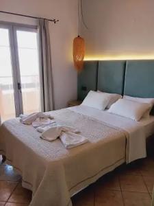 Ninos on the Beach - 21