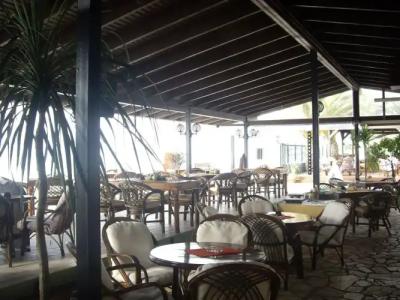 Ninos on the Beach - 14