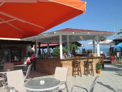 Ninos on the Beach - 12