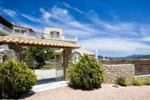 Blue Horizon Studios, Skiathos Town