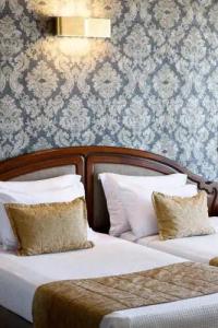 Mediterranean Palace - 240