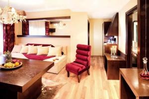 Plaza Hotel, Philian Hotels and Resorts