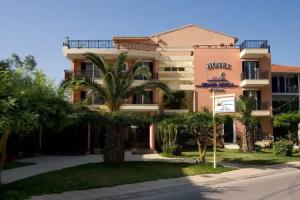 Hotel Grand Nefeli, Vasiliki