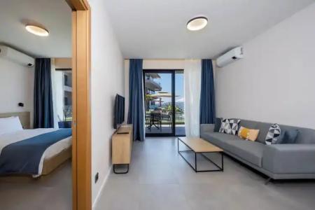 Royal Blue Resort & Residences - 77