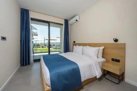 Royal Blue Resort & Residences - 83