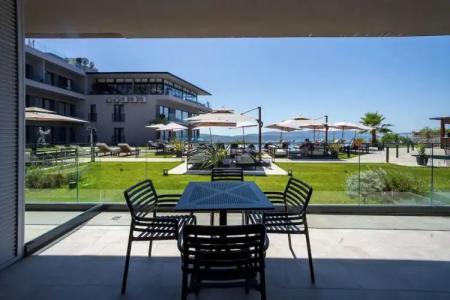 Royal Blue Resort & Residences - 78