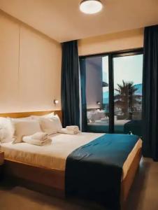 Royal Blue Resort & Residences - 79