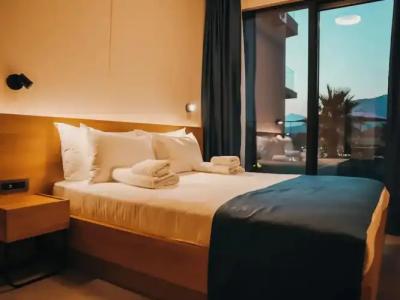 Royal Blue Resort & Residences - 81