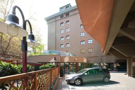 Ibis Budapest Heroes Square - 16
