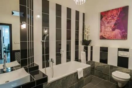 Janus Boutique & Spa - 8