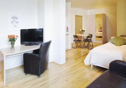 Nordurey Reykjavik Road - 4