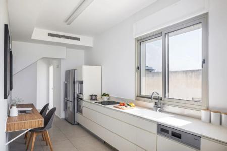 The New Port TLV - 50