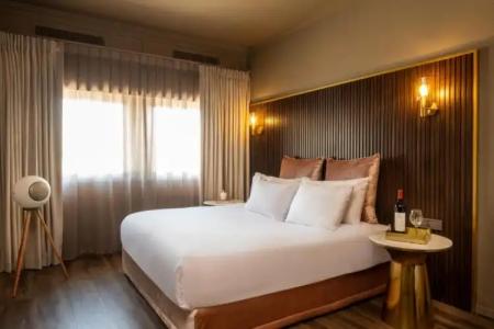 Leonardo Gordon Beach - 60