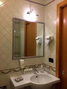 Best Western Dei Cavalieri - 37