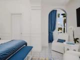 Deluxe with Outdoor Jacuzzi Double room with sea view