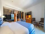 Deluxe room with partial sea view