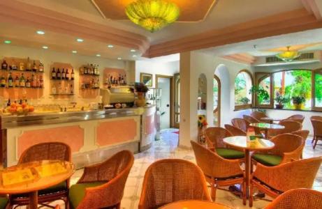 La Pergola & Villa Flavio - 14