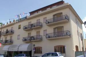 La Filadelfia, Lipari Town