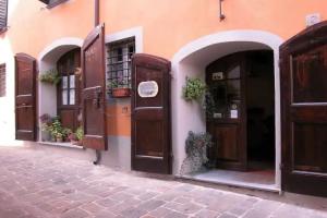 Antica Casa Dei Rassicurati, Luciani