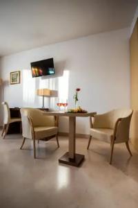 Vittoria Resort Pool & Spa - 39