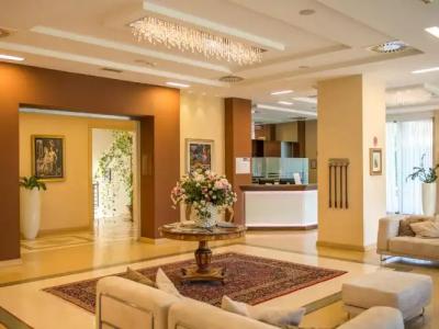 Vittoria Resort Pool & Spa - 1