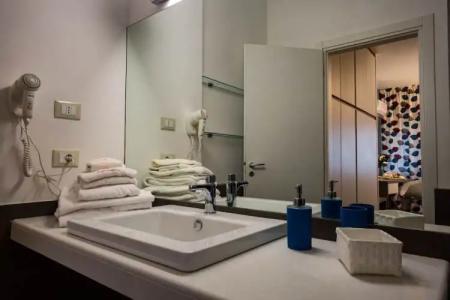 Marbela Apartments & Suites - 81