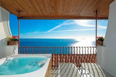 Eden Roc Suites - 275