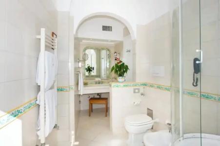 Eden Roc Suites - 229