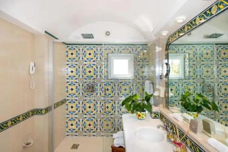Eden Roc Suites - 215