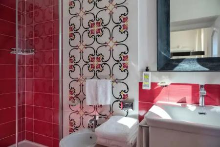 Eden Roc Suites - 377