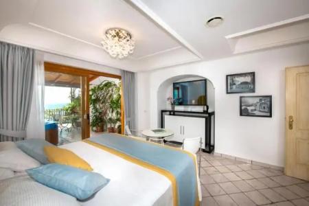 Eden Roc Suites - 350