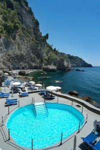 Grand Tritone - 13
