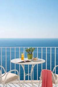 Grand Tritone - 40