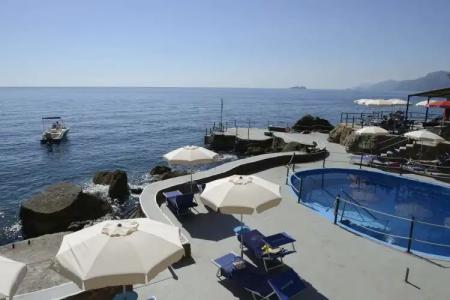 Grand Tritone - 17