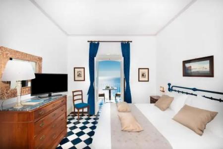 Grand Tritone - 54