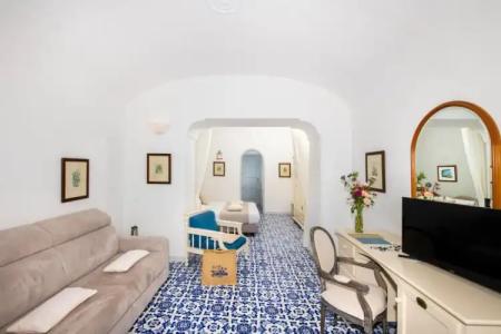 Grand Tritone - 65