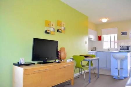Birches Serviced Apartments - 20