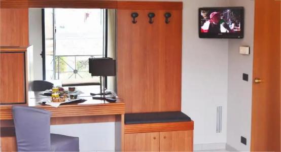 Colonne - Alihotels - 26