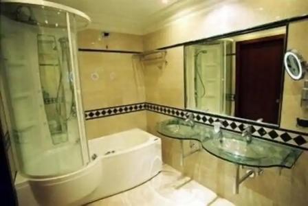 Livingston Siracusa - 50