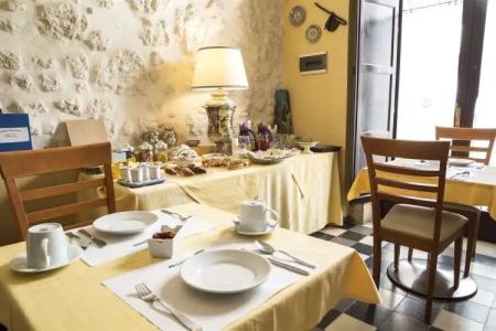 Lakkios Charming Suites and Rooms - 22