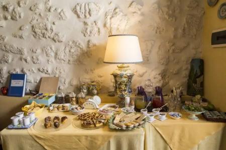 Lakkios Charming Suites and Rooms - 11