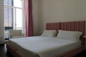 L'Approdo delle Sirene, Syracuse