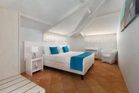 Tasso Suites & Spa - 100