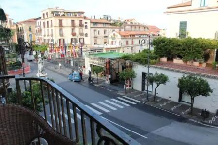 Piazza Tasso B&B Relais - 11