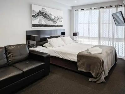 Apartments on Chapman - 4