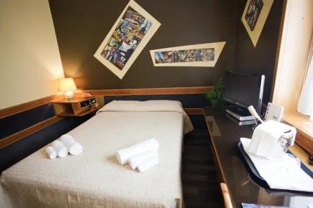 Dynasty Suites Downtown Apartments - 9