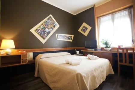 Dynasty Suites Downtown Apartments - 6