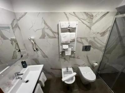 Dynasty Suites Downtown Apartments - 48