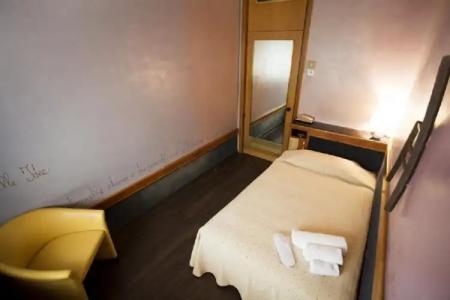 Dynasty Suites Downtown Apartments - 4